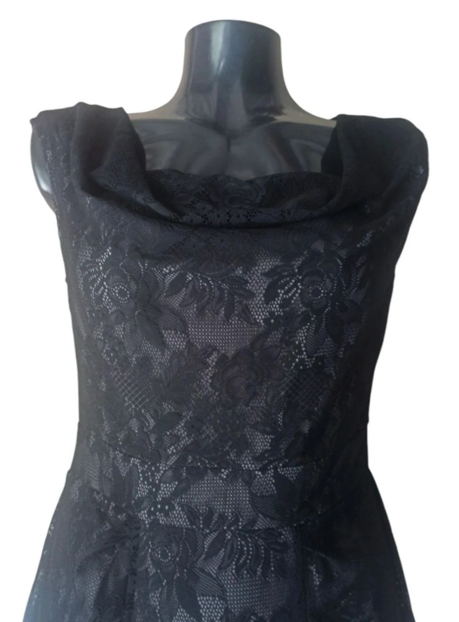 Elegante vestido de cóctel en color negro – photo 2